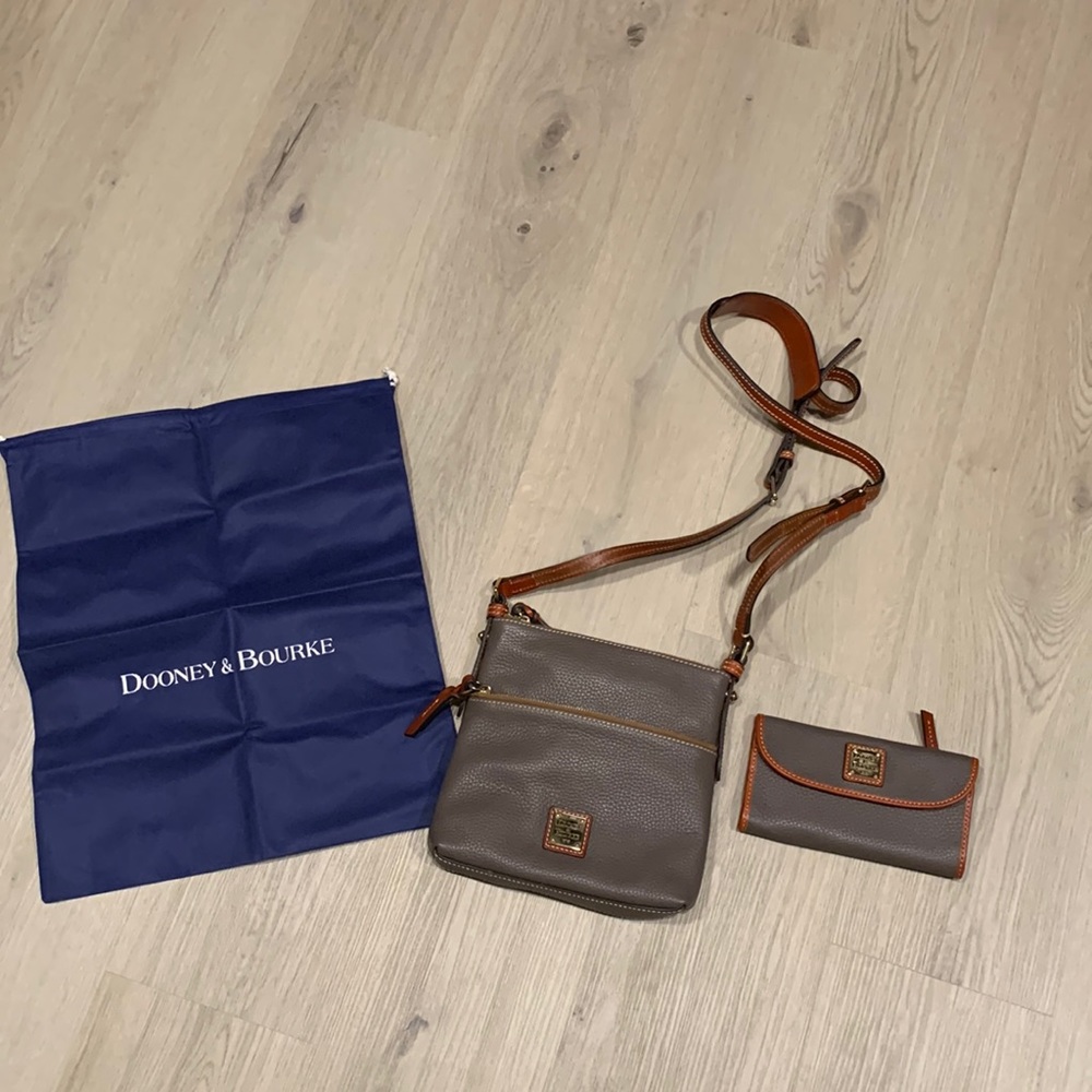 Dooney & Bourke crossbody bag + wallet